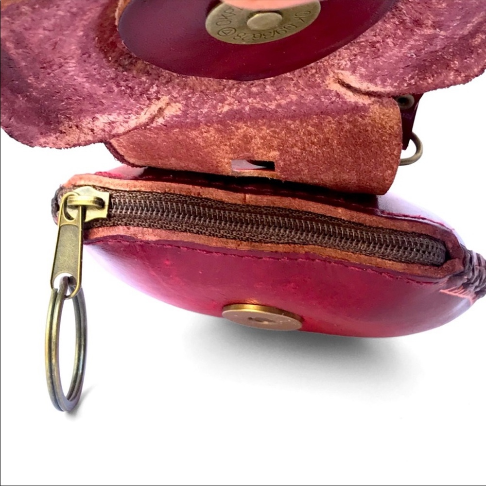 🎉HP 🎉 Genuine leather elephant wristlet - Picture 5 of 6